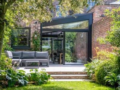 Glasbau West: Ihre individuelle Terrassenüberdachung Krefeld